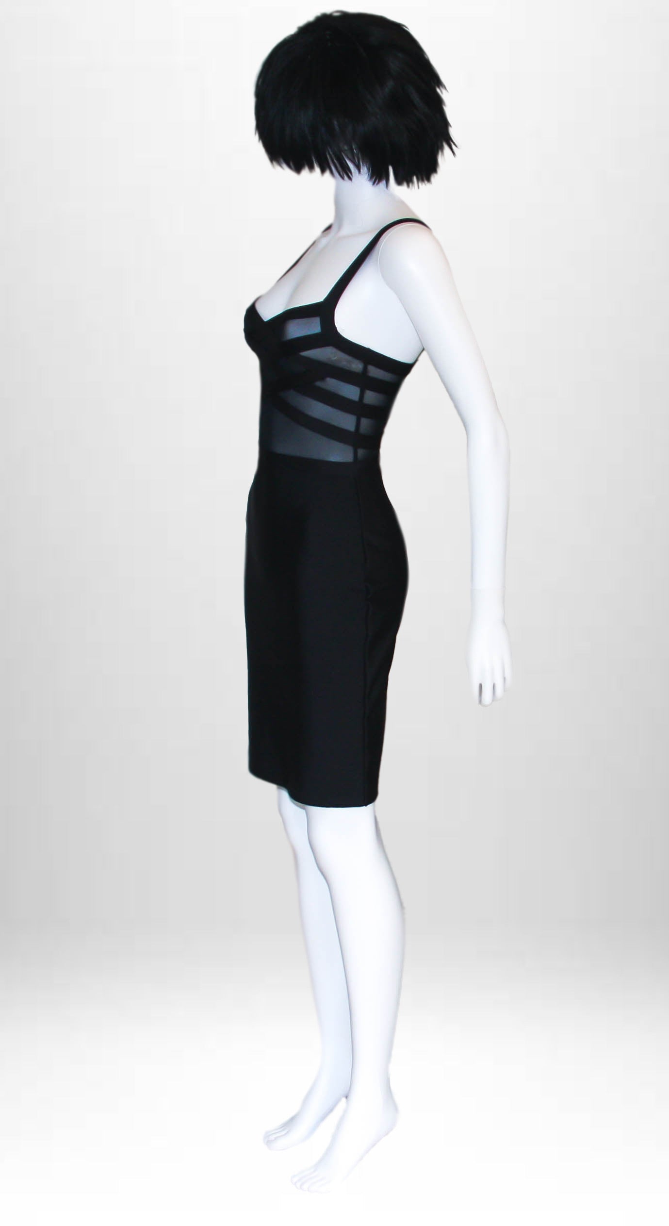 Abito corto sexy aderente nero rigato con trasparenze