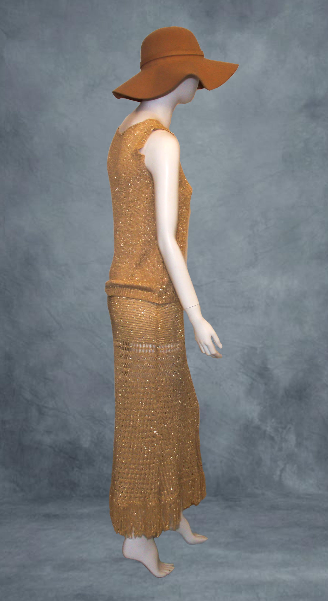 Abito in 2 pezzi con canotta e gonna in maglia dorata